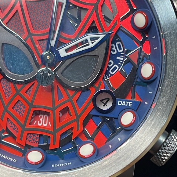 Invicta Spider-Man Limited Edition 0135/3000 Chrono Watch - Picture 7 of 16
